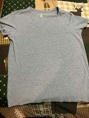 Grey V-Neck Short Sleeve T-Shirt Size L